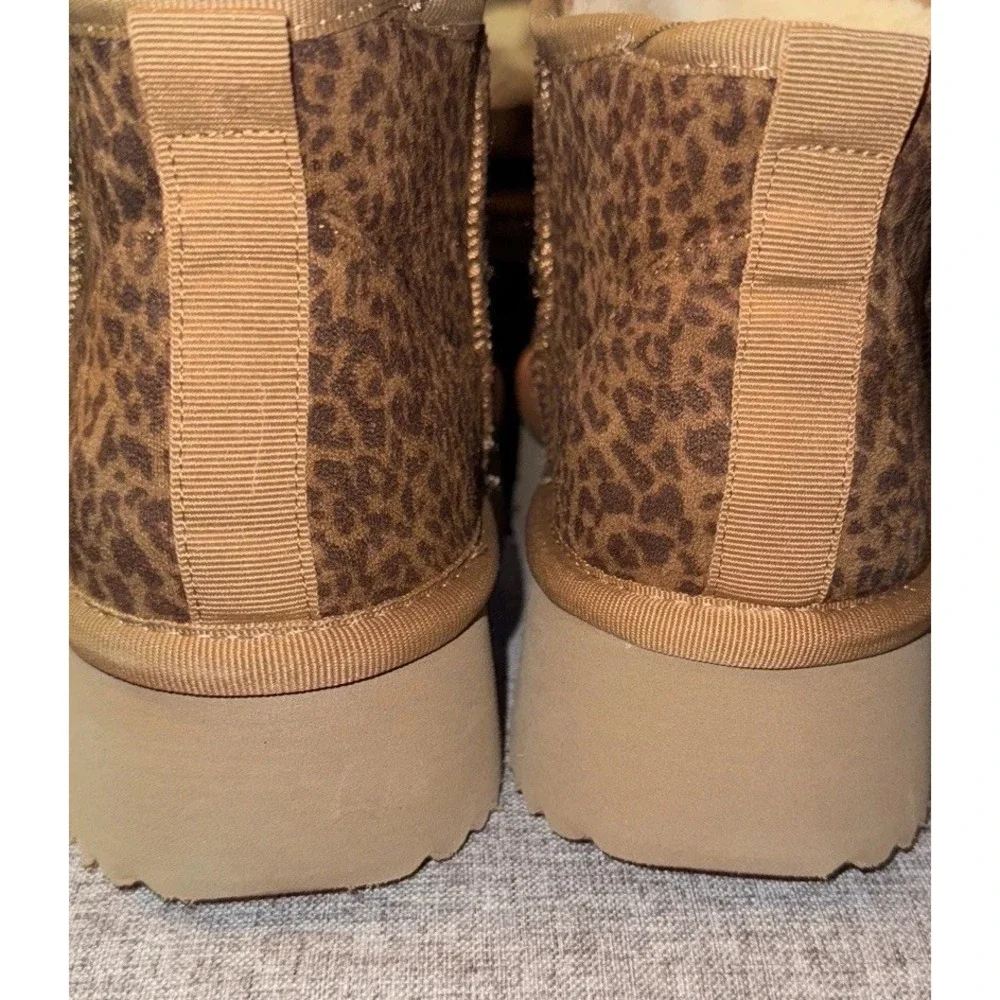 Hey Girl Corky's  Room Service Platform Boots Leopard Sherpa Lined Women's 8